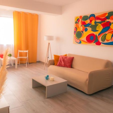 بوخارست Sunset Apartment - Central Apt With Rooftop Garden المظهر الخارجي الصورة