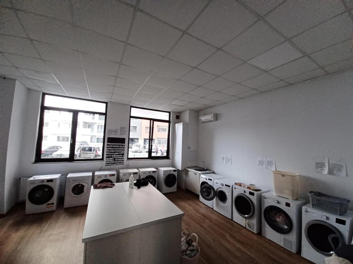 بوخارست Sunset Apartment - Central Apt With Rooftop Garden المظهر الخارجي الصورة