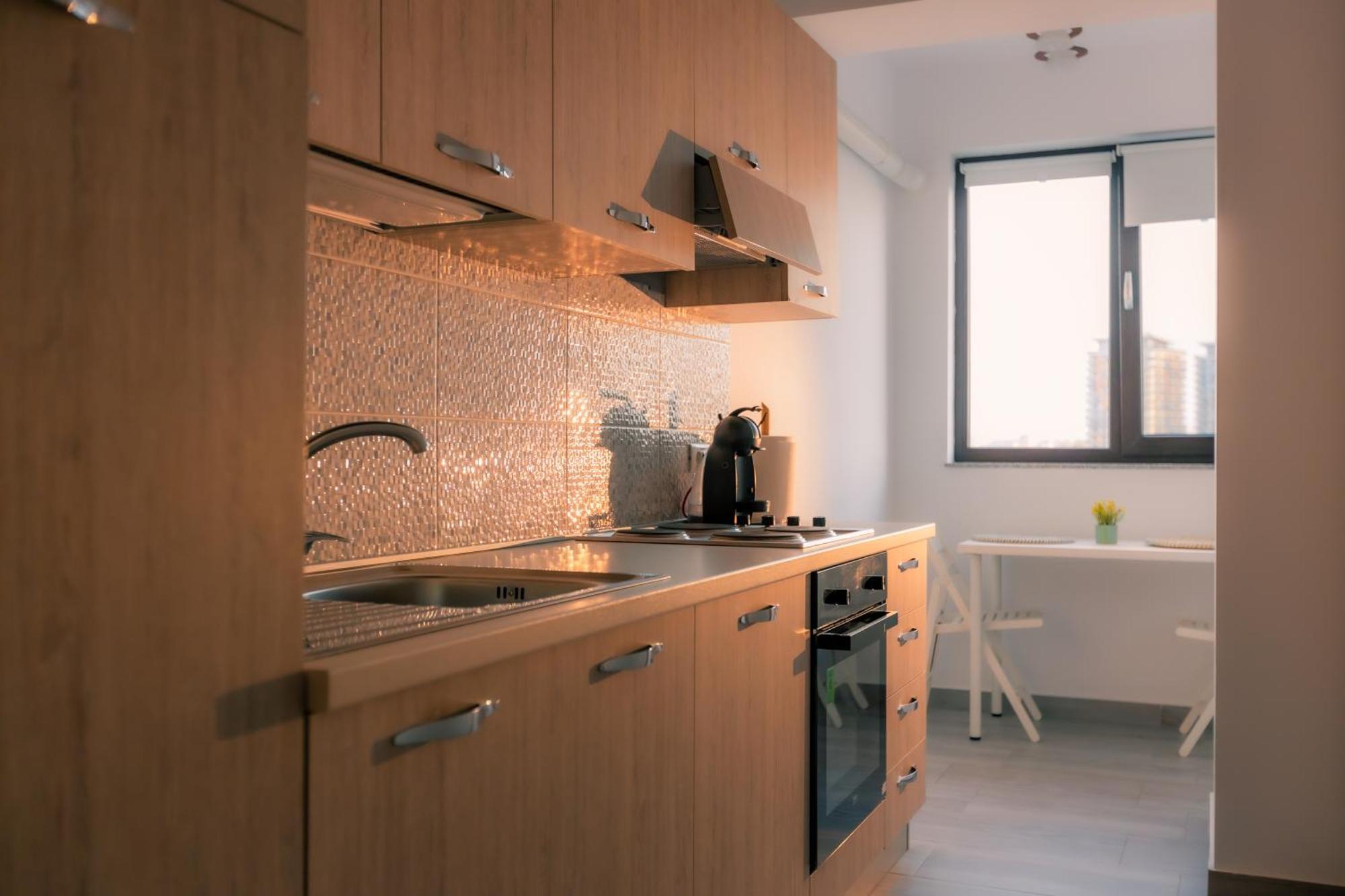 بوخارست Sunset Apartment - Central Apt With Rooftop Garden المظهر الخارجي الصورة