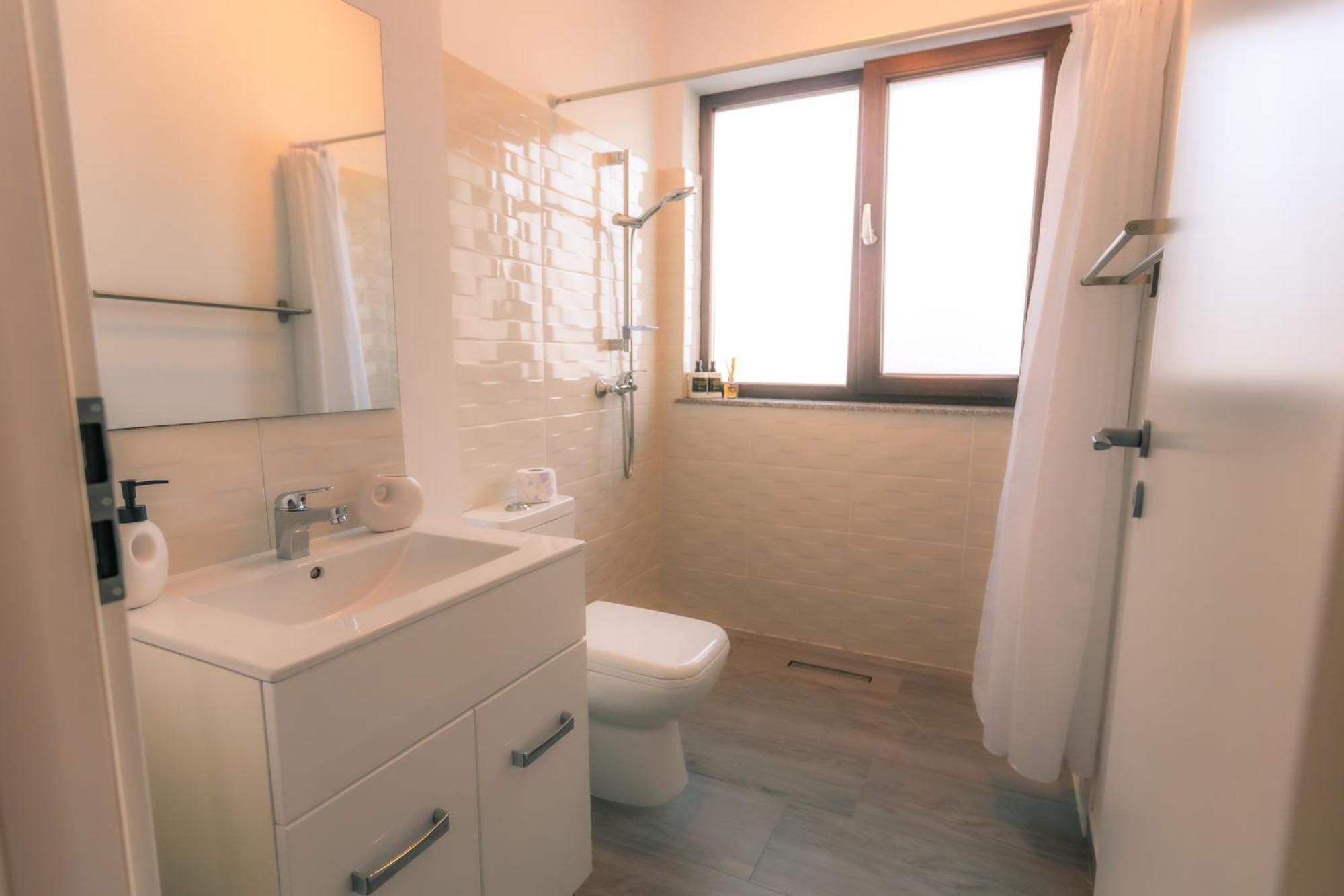 بوخارست Sunset Apartment - Central Apt With Rooftop Garden المظهر الخارجي الصورة