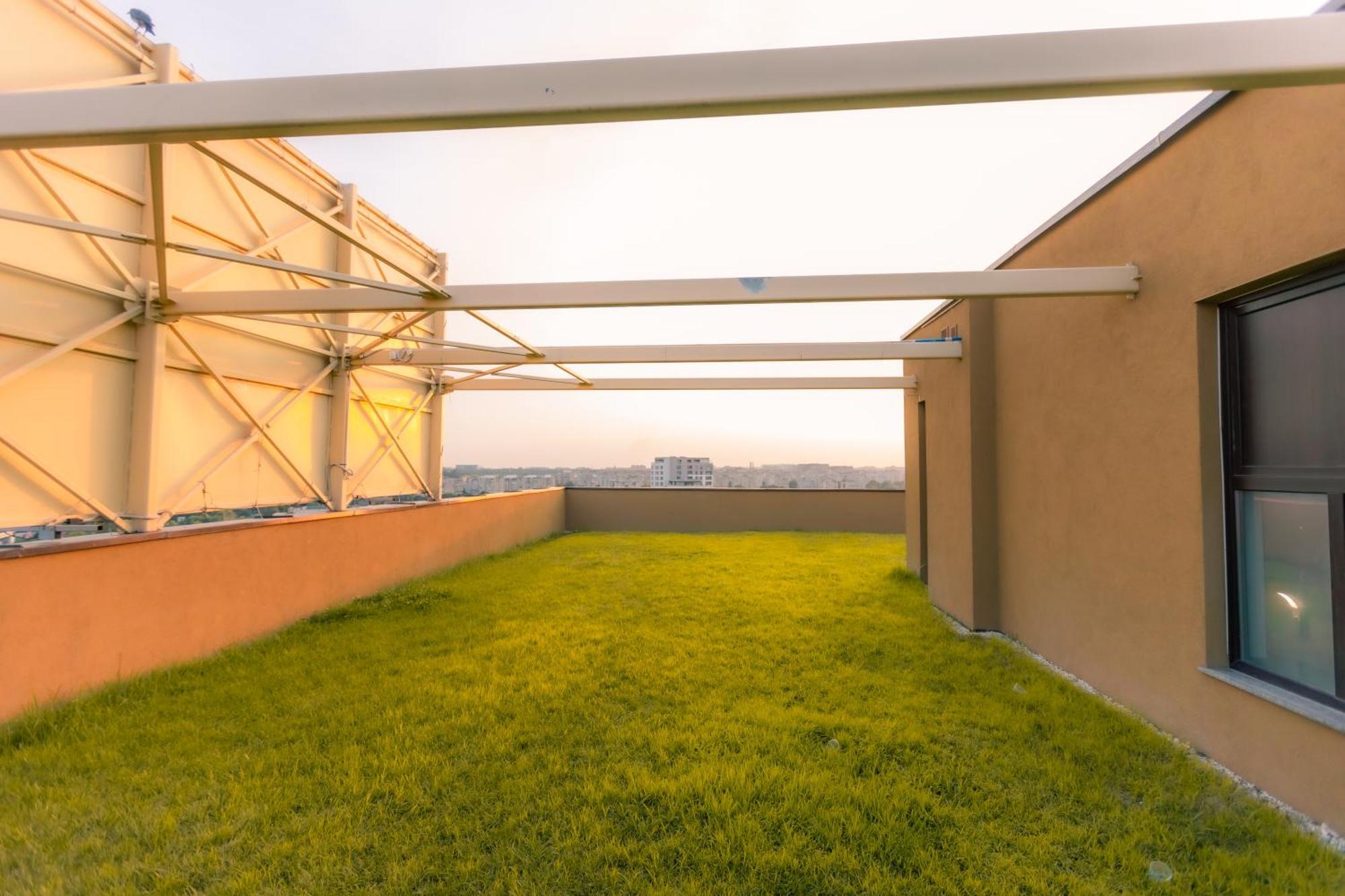 بوخارست Sunset Apartment - Central Apt With Rooftop Garden المظهر الخارجي الصورة